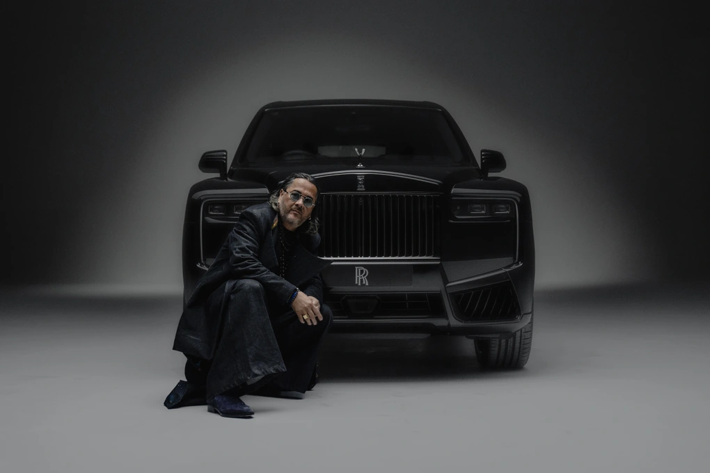 Nghệ sỹ gốc Việt làm mới SUV siêu sang Rolls-Royce Cullinan - 1 Nghệ sỹ gốc Việt làm mới SUV siêu sang Rolls-Royce Cullinan - 1