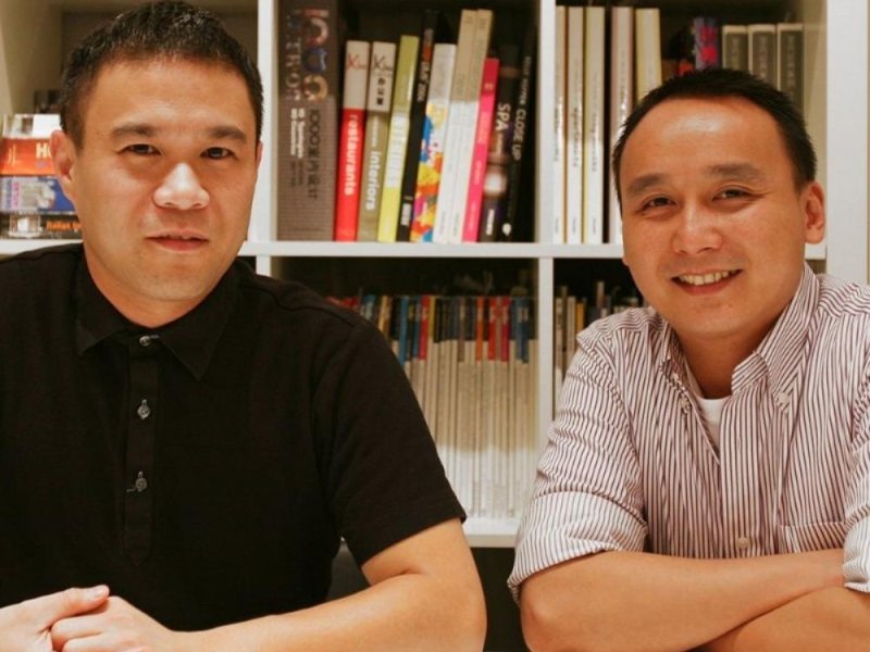 Philip Tang (Đặng Tử Kiệt) và Brian Ip (Diệp Hạo Huy) sáng lập Ptang Studio