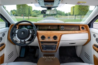 Rolls-Royce Phantom bản kỷ niệm 100 năm có giá 77 tỷ đồng tại Việt Nam - 6 Rolls-Royce Phantom bản kỷ niệm 100 năm có giá 77 tỷ đồng tại Việt Nam - 6