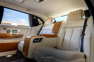 Rolls-Royce Phantom bản kỷ niệm 100 năm có giá 77 tỷ đồng tại Việt Nam - 7 Rolls-Royce Phantom bản kỷ niệm 100 năm có giá 77 tỷ đồng tại Việt Nam - 7